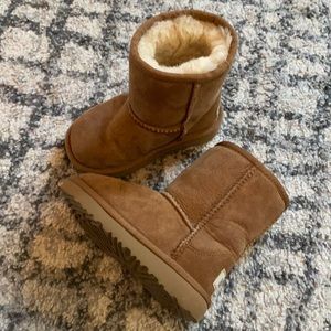Toddler UGGS size 8